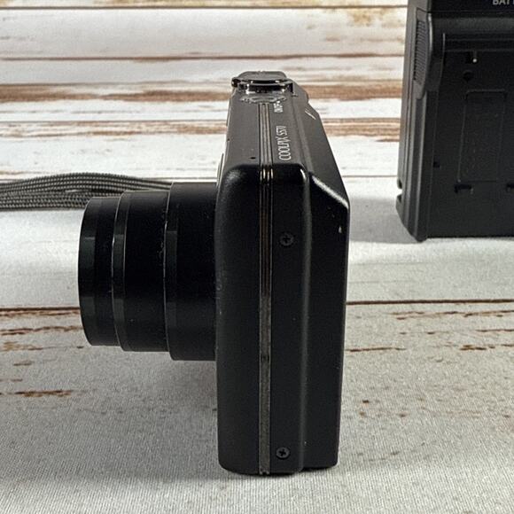 Nikon COOLPIX S570 12.0MP Digital Camera Black PARTS ONLY - Picture 3 of 6